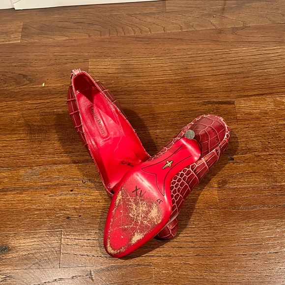 Cesare Paciotti Red Pump - Picture 3 of 9